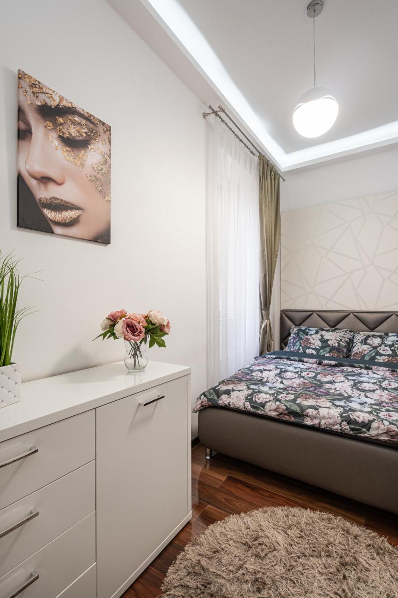 Centrum Opera Luxury Apartment With Free Garage Budapest Exteriör bild