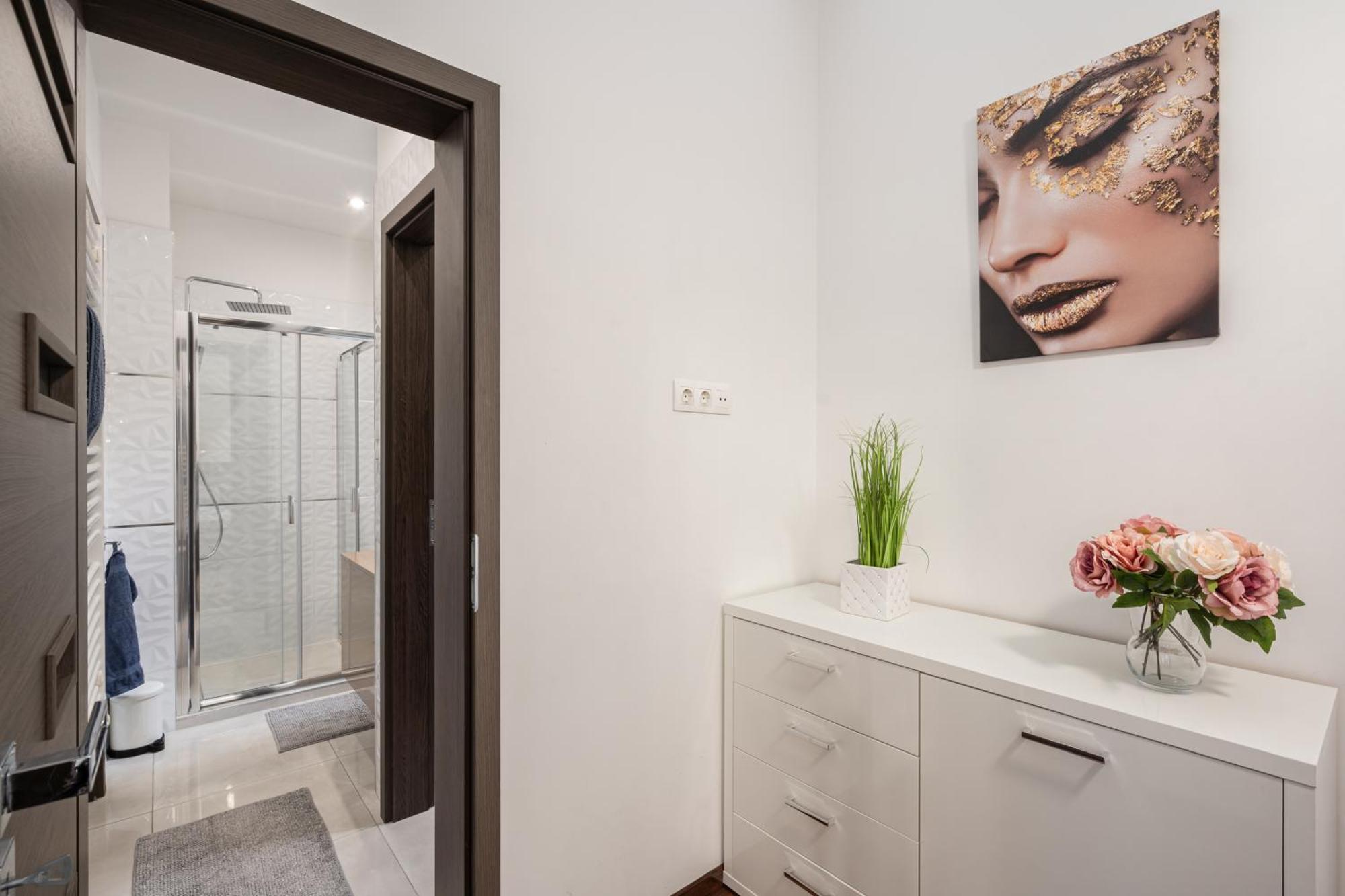 Centrum Opera Luxury Apartment With Free Garage Budapest Exteriör bild